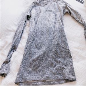 Lululemon Gray top
